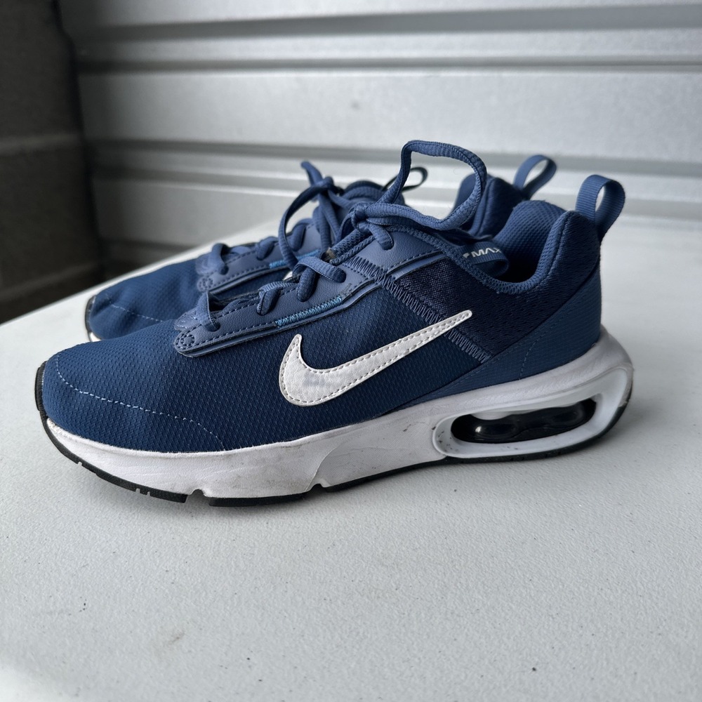 Nike Air Max INTRLK Lite Mystic Navy. Women Size 6